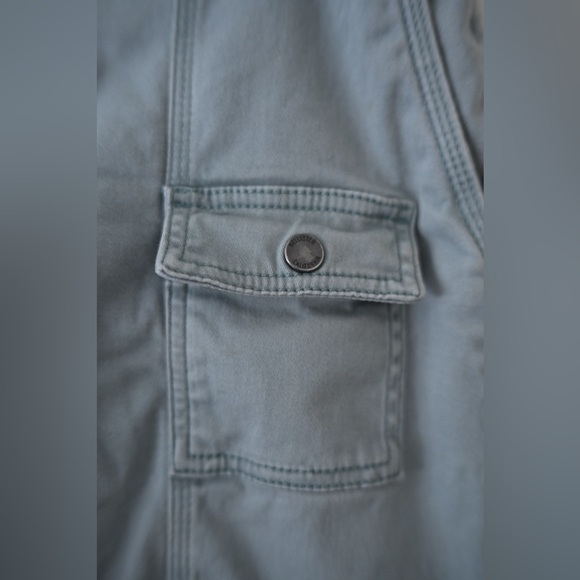 Hollister Women’s Light Gray Low-Rise Baggy Cargo Pants Sz 4R - Picture 11 of 16